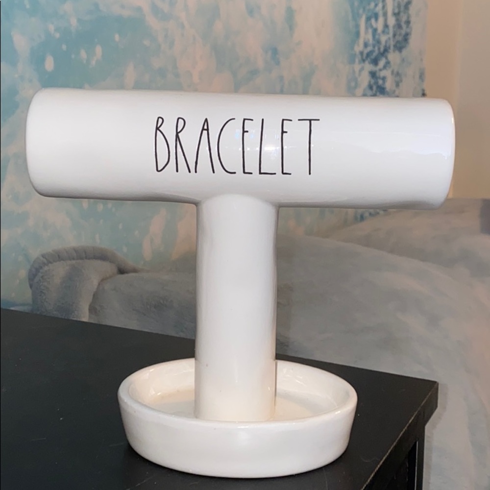 Bracelet holder